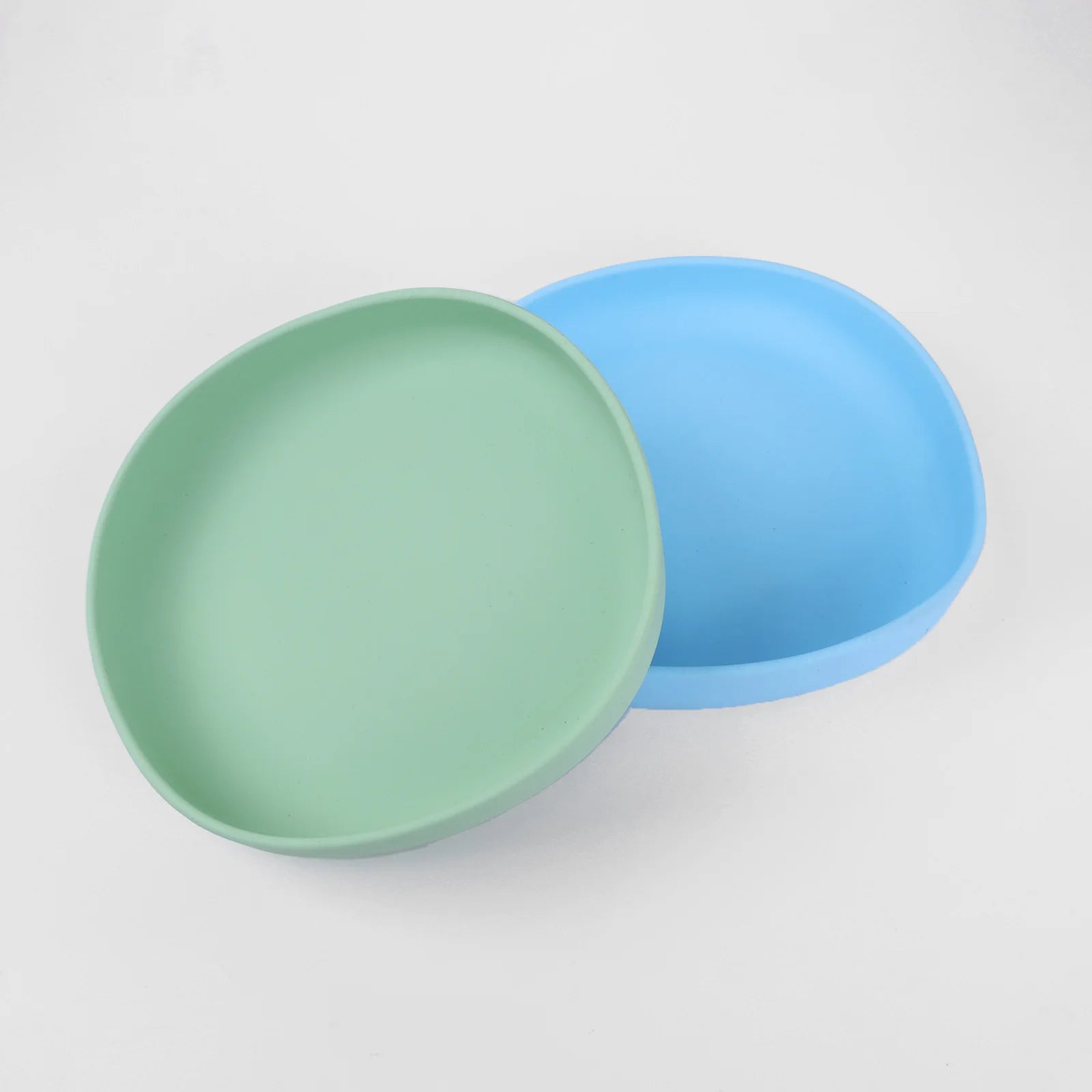 2 Pcs Whisker-Friendly Silicone Wide Shallow Non-Spill Feeding Dish