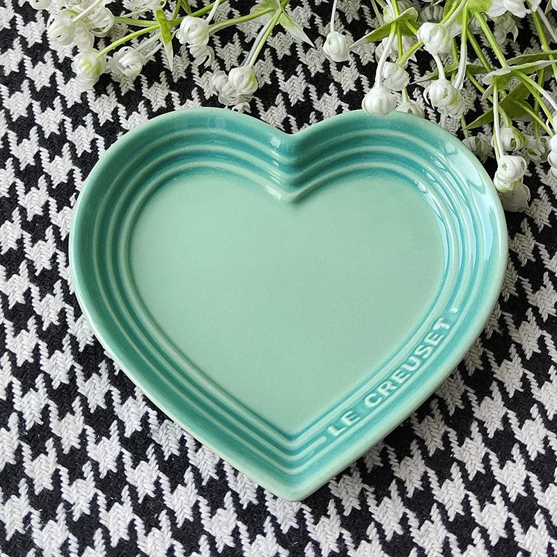 Heart-Shaped Wide Anti-Vomiting Ceramic Pet Feeding Bowl