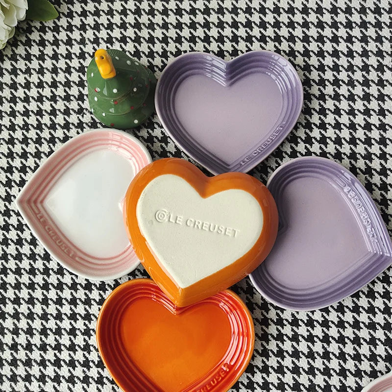 Heart-Shaped Wide Anti-Vomiting Ceramic Pet Feeding Bowl