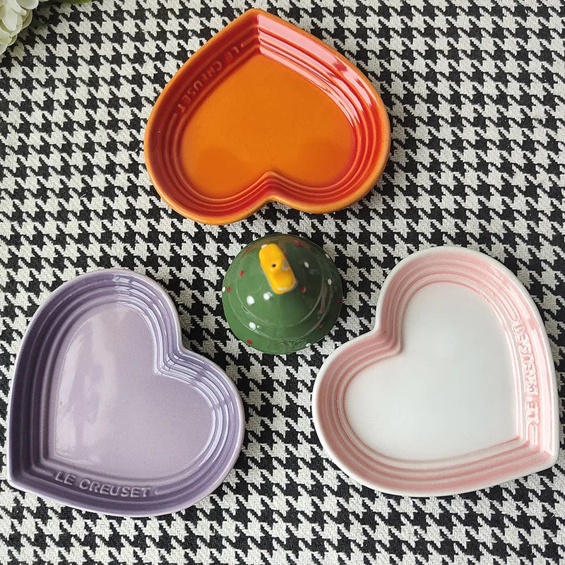 Heart-Shaped Wide Anti-Vomiting Ceramic Pet Feeding Bowl