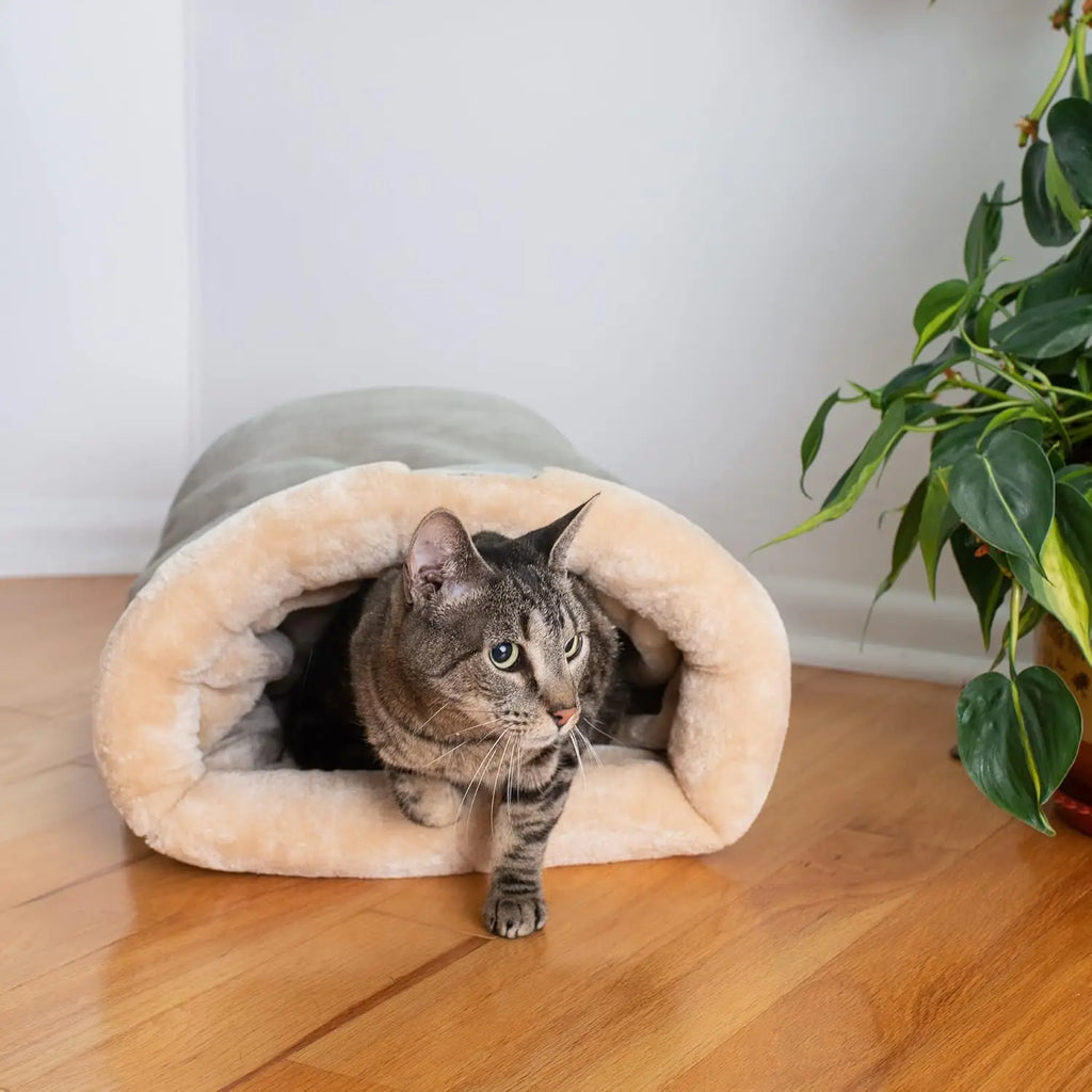 Warm and Cozy Semi-enclosed Cat Sleeping Bag Nest