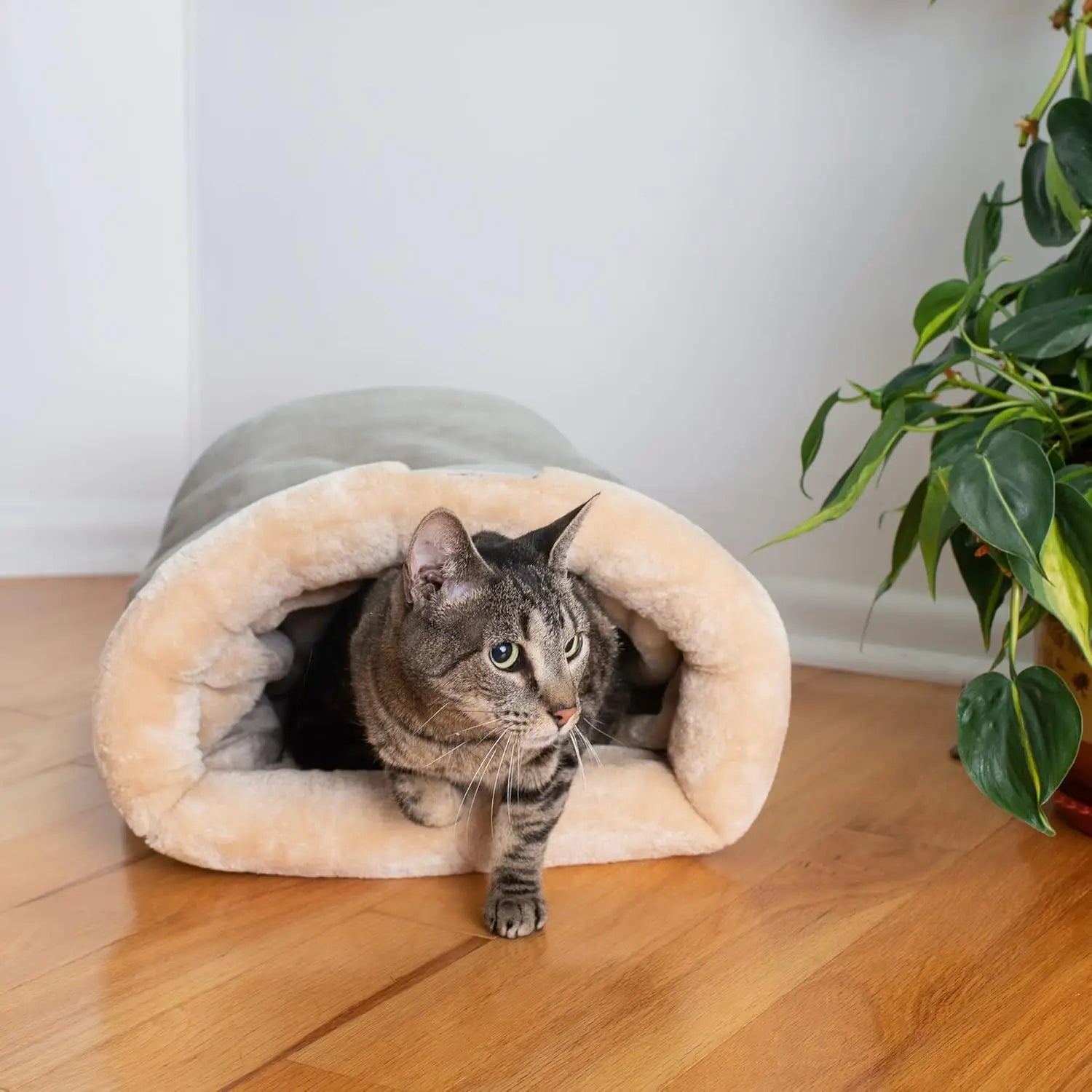 Warm and Cozy Semi-enclosed Cat Sleeping Bag Nest
